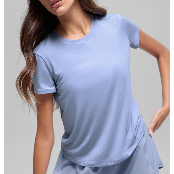 ALO Yoga Tops - NWT ALO Yoga All Day Short Sleeve Winter Frost Athletic Casual Size Small